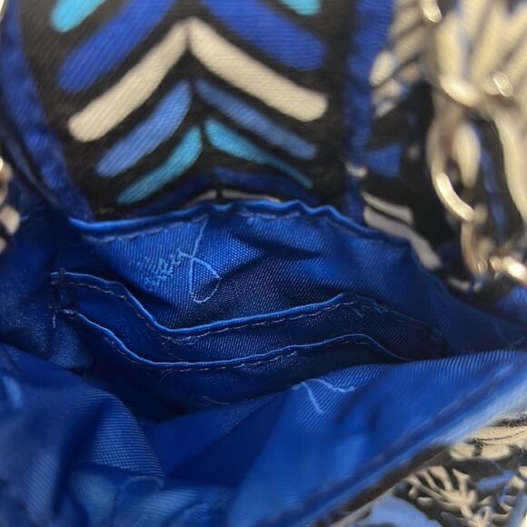 Vera Bradley Blue Bayou Cellphone Crossbody with Metal Braided Crossbody Strap - Picture 5 of 11
